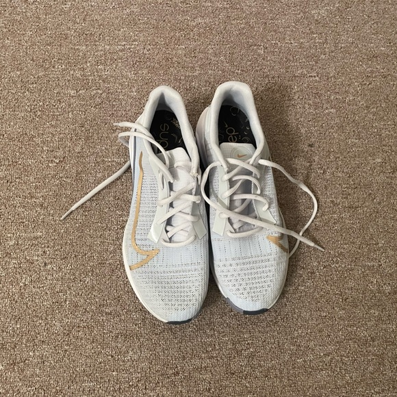 ZOOMX SUPERREP SURGE Sz10  PLATINUM,ASHEN SLATE,ALUMINUM,METALLIC GOLD COIN -NEW - Picture 5 of 5